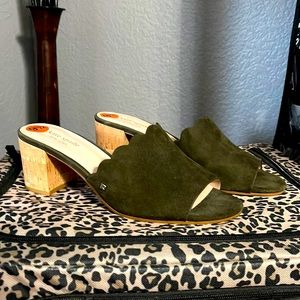 NWT!! Fabulous Kate Spade slides!